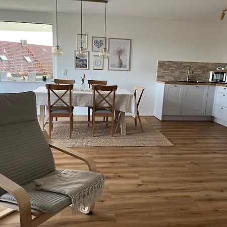 1zimmer Mit Kueche, Bad & Terrasse In 아파트 Friolzheim